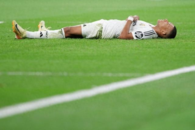 3场贡献6球1助攻，路易斯-布冯再次代表捷克U19上演帽子戏法（三战6球1助，路易斯-布冯再度为捷克U19戴帽）