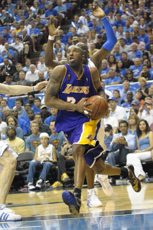 西媒：苏契奇一只脚已踏出皇社大门，球队愿意直接出售他（西媒：苏契奇基本确定离开皇社，俱乐部倾向直接出售）