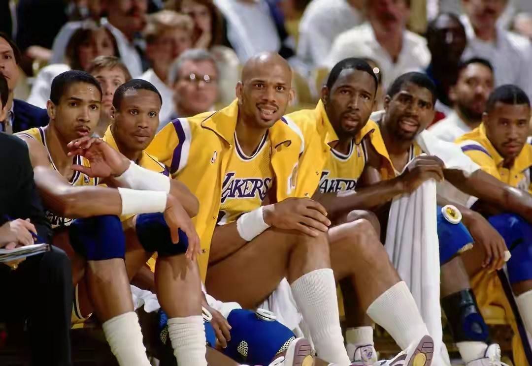 奎因单节21分5助攻0失误创历史，NBA此前仅詹姆斯等3人做到（奎因单节砍21分送5助攻零失误创纪录，NBA历史此前仅詹姆斯等三人达成）