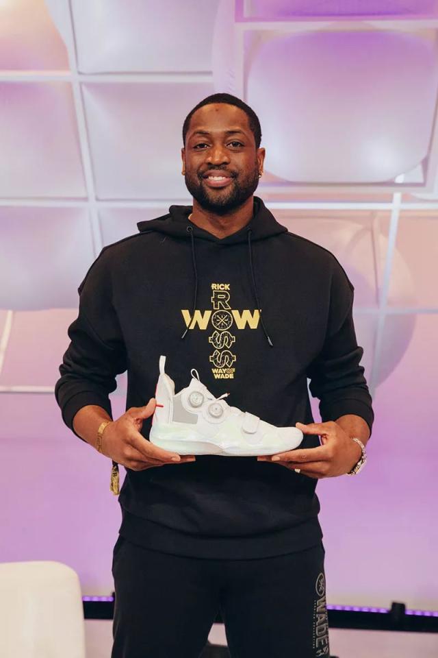 世体：热刺将久保建英列入冬窗引援名单，球员解约金6000万欧（世体：热刺将久保建英纳入冬窗引援目标，解约金为6000万欧元）