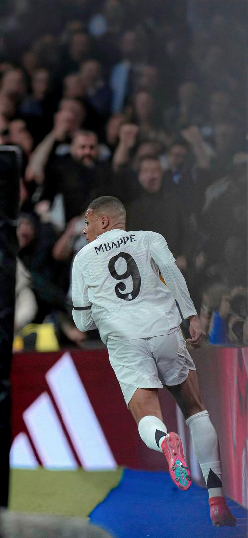 巴尔德佩尼亚斯谈首秀：会把落场球衣放房间里，用以提醒自己（巴尔德佩尼亚斯谈处子战：把比赛球衣放在房间里，时刻鞭策自己）