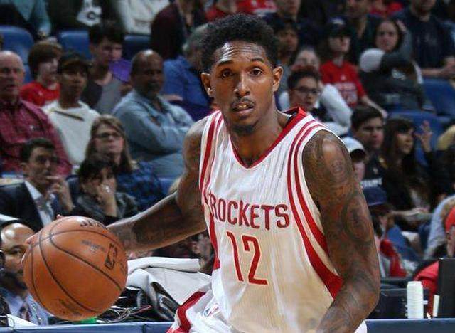 0-2不敌博洛尼亚，那不勒斯已经连续三场比赛被零封（0-2负于博洛尼亚，那不勒斯遭遇三连场零进球）