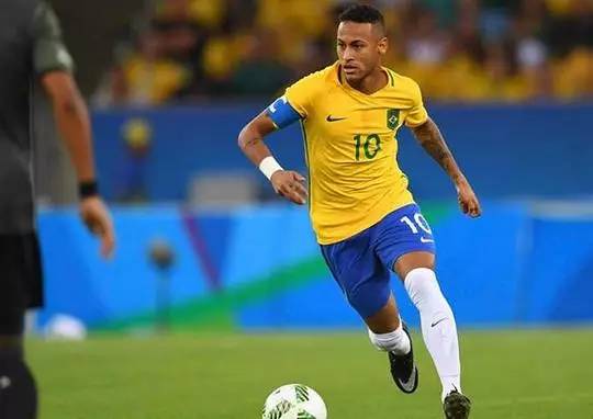 迪亚斯是否向球队道歉？斯塔尼希奇打趣：没有，我们感谢了他（迪亚斯有向球队道歉吗？斯塔尼希奇笑称：没有，我们反而感谢他）