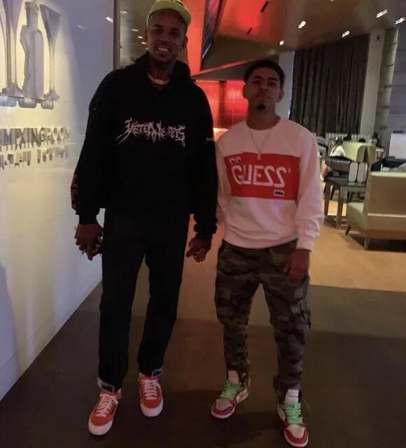 法尔克：凯恩与拜仁愿意续约至2028年，他愿意世界杯后再谈（法尔克：凯恩与拜仁愿续约至2028，谈判推迟至世界杯后）