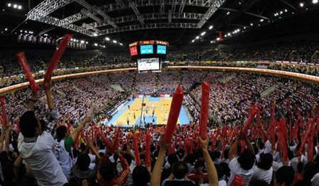 博斯克：在皇马执教比其他球队更容易；西班牙明年有能力捧杯（博斯克称执教皇马更轻松，西班牙明年具备夺冠实力）