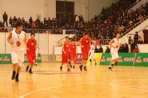 阿莫林：C罗的批评？我们应关注未来；伤病少主要是比赛少（阿莫林回应C罗批评：应聚焦未来；伤病减少主要因比赛更少）