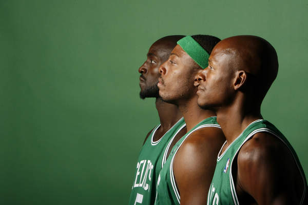 足球欧冠最新伤病名单公布，多队受影响（欧冠伤病名单出炉，多队阵容受损）