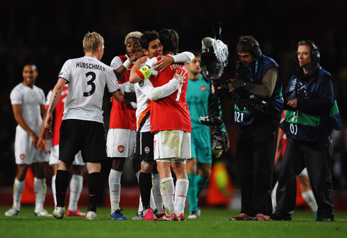 火箭哈登连续三场得分30+（火箭哈登三连场砍下30+）