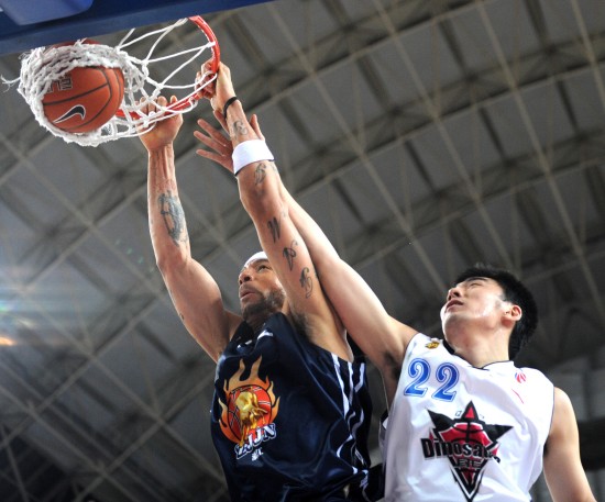 雪上加霜，邮报：鲁本和B席赛后与葡萄牙球迷发生摩擦（更添波折，邮报称：鲁本与B席赛后与葡萄牙球迷爆发争执）