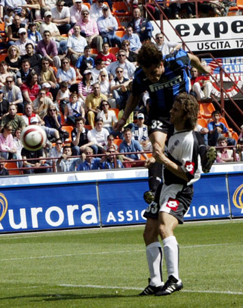 斯图加特0-0霍芬海姆，两队各拿一分（斯图加特与霍芬海姆互交白卷，双方各取一分）