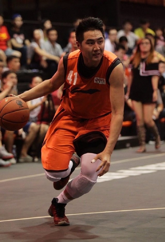 英媒：曼联考察加拉格尔时对巴里奥斯产生兴趣（英媒：曼联在考察加拉格尔期间也对巴里奥斯产生兴趣）