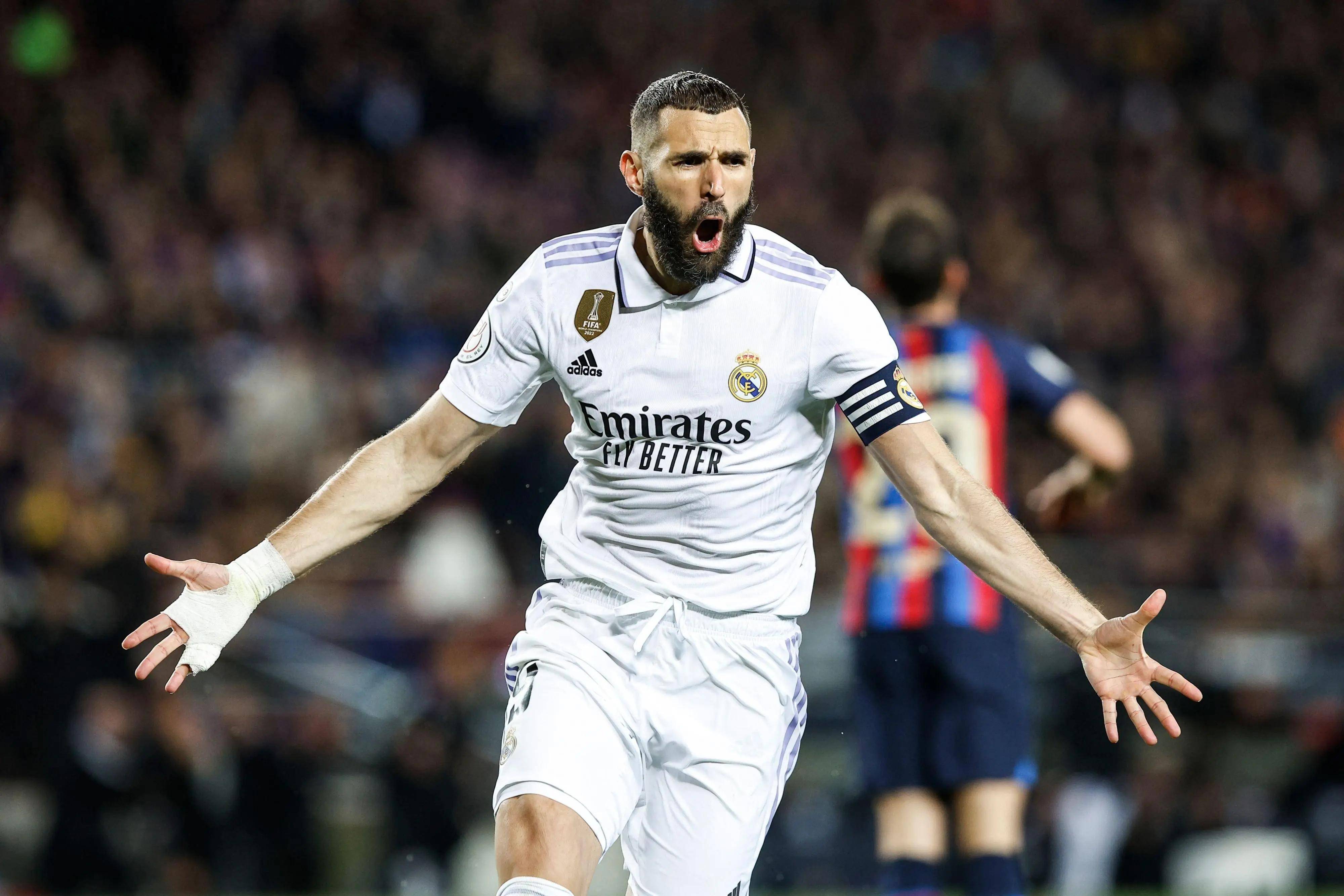 拼！本赛季抢回球权的次数：哈特29次领跑，VJ排名第二（本季夺回球权次数榜：哈特以29次居首，VJ位列第二）