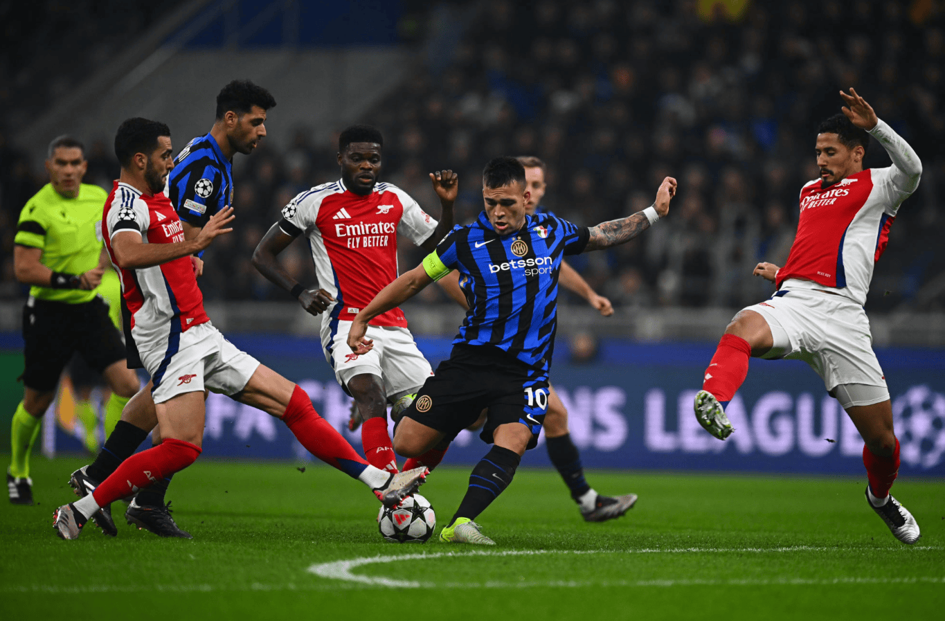 约基奇本赛季一半比赛砍三双，再拿4次就能到三双榜历史第二（约基奇本季半数比赛拿到三双，再添4次即可升至历史三双榜第二位）