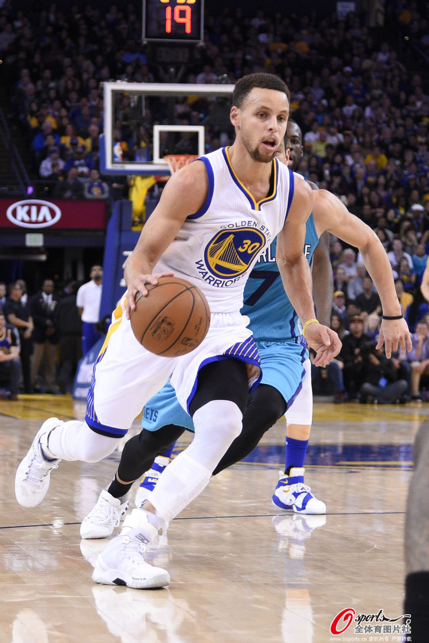 德泽尔比：很高兴能暂登榜首，霍伊别尔能在对阵纽卡中出场（德泽尔比：暂居榜首令人欣喜，霍伊别尔可出战纽卡）