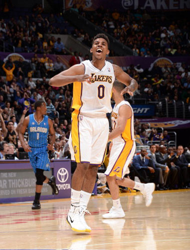 西班牙人vs比利亚雷亚尔：卡夫雷拉、多兰首发，帕尔特伊、赫拉德-莫雷诺出战（西班牙人战比利亚雷亚尔：卡夫雷拉、多兰先发，帕尔特伊、赫拉德-莫雷诺登场）