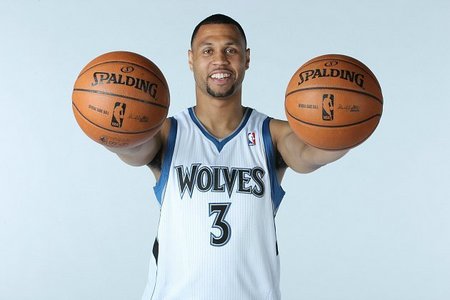 西甲官方：巴萨球迷在上周比赛有对毕包、威廉斯等的辱骂行为（西甲官方通报：上周比赛巴萨球迷辱骂毕尔巴鄂、威廉斯等人）