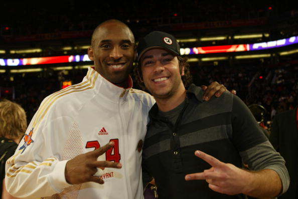 独行侠战篮网伤病：莱夫利、托马斯等8人缺席，弗拉格可以出战（独行侠战篮网伤情报告：莱夫利、托马斯等8人缺阵，弗拉格确认出场）