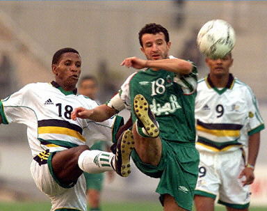 韩旭：舆论说我为了国内挣钱不参加海外联赛，当时觉得很委屈（韩旭谈被指为赚国内钱不打海外联赛：当时很委屈）